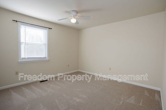 Building Photo - 8768 Tomislav St