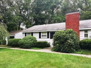 Building Photo - 15 Walsh Rd