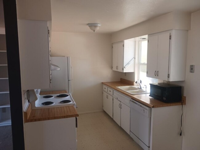 Building Photo - 1409 N 7th St