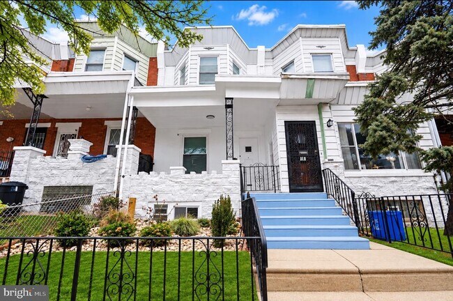 Building Photo - 5611 Stewart St