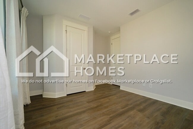 Building Photo - 1067 Harrison Bayou Dr