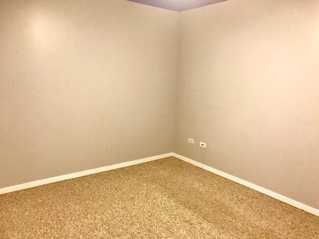 Building Photo - 500 S Clinton St