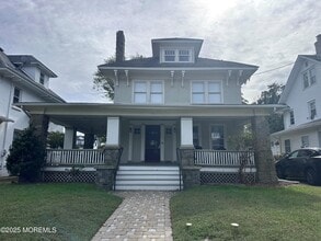 Building Photo - 407 2nd Ave