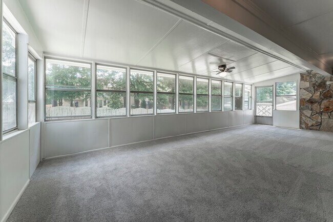 Building Photo - 81 Wills Dr