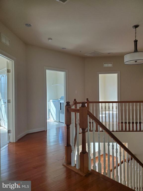 Building Photo - 411 Greenebaum Ln