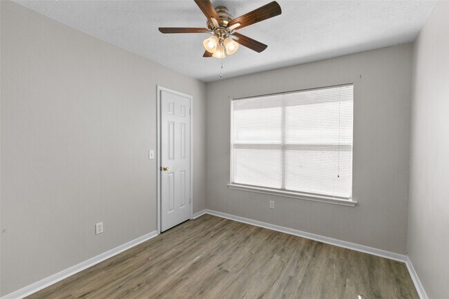 Building Photo - 4009 Spring Forest Dr