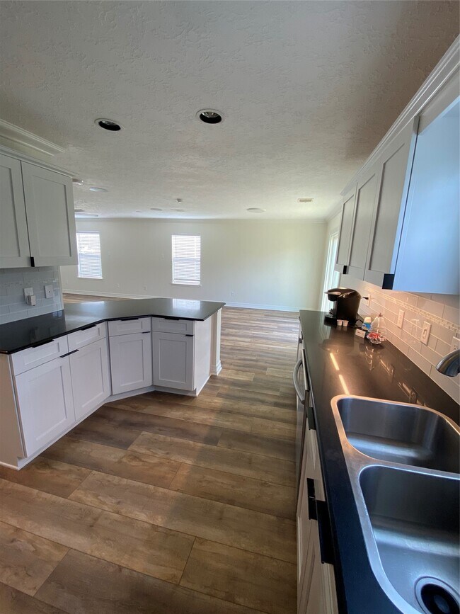 Building Photo - 2915 Beacon Grove St