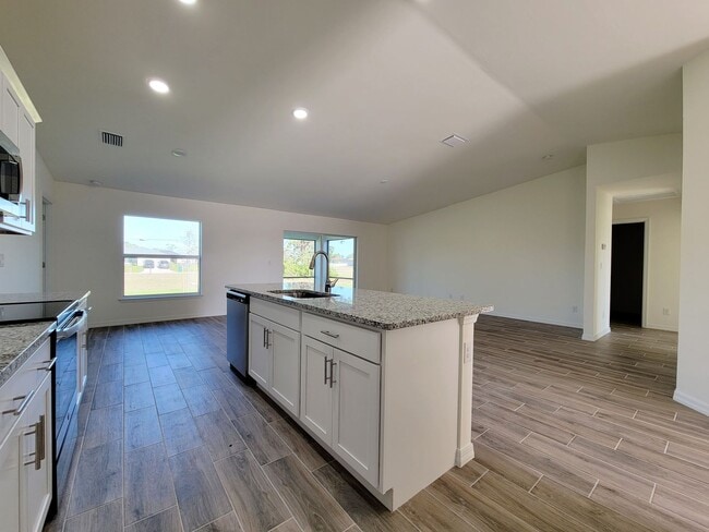 Building Photo - 3100 NW 20th Ave