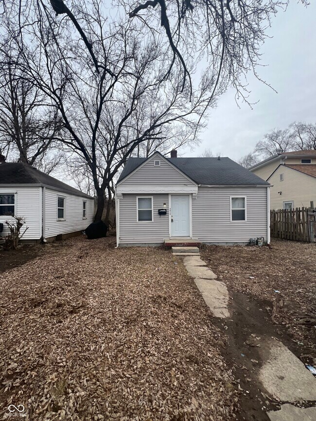 Building Photo - 3915 Hillside Ave