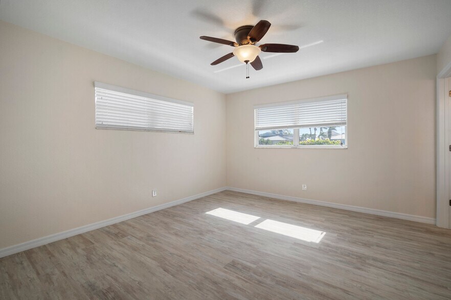 Building Photo - 910 Spindle Palm Way