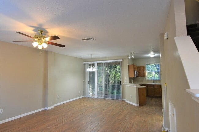 Building Photo - 11037 Black Swan Ct