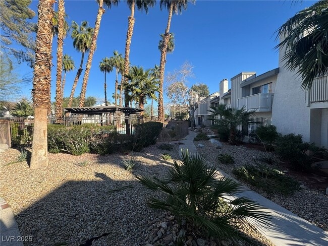 Building Photo - 518 Delfern Ln