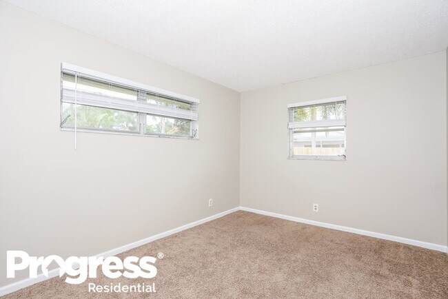 Building Photo - 12695 Westport Cir