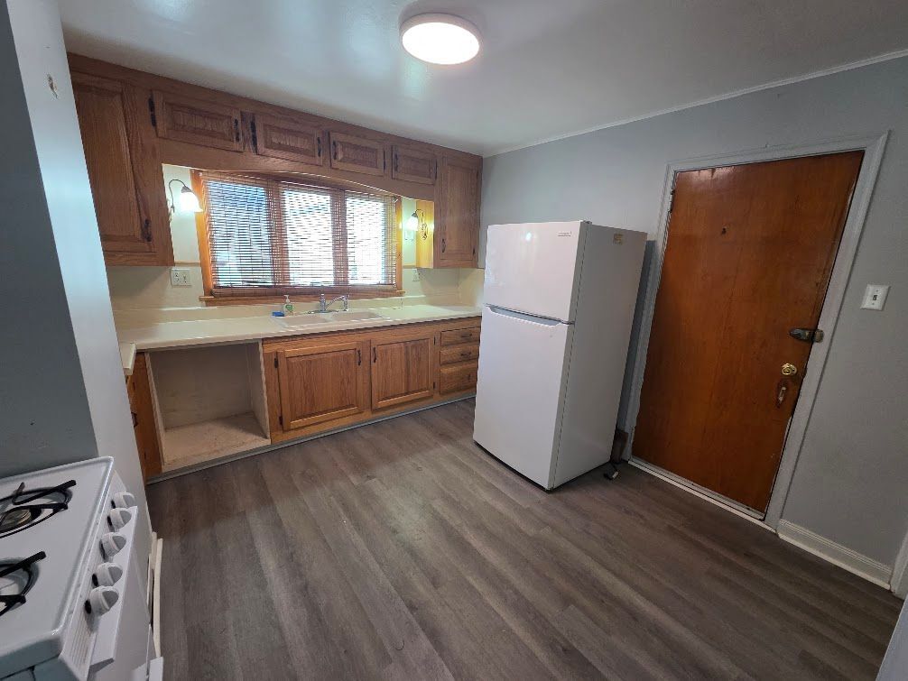 Building Photo - 112 Gale Ave