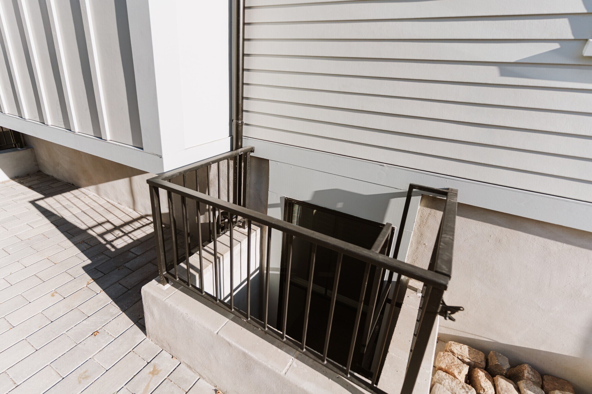 Building Photo - 5 Thurston St