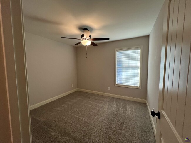 Building Photo - 122 Boundary Dr