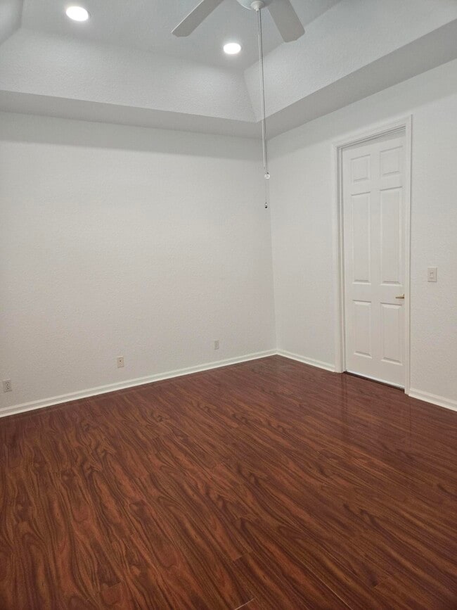 Building Photo - 2680 Clipper Cir
