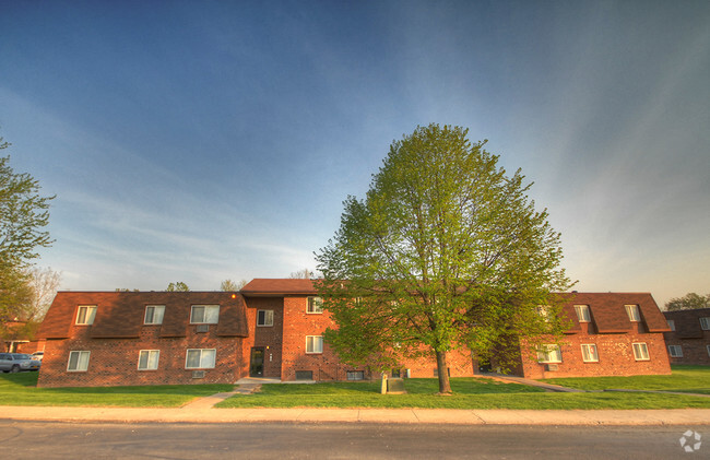 Building Exterior - Chili Heights Apartments