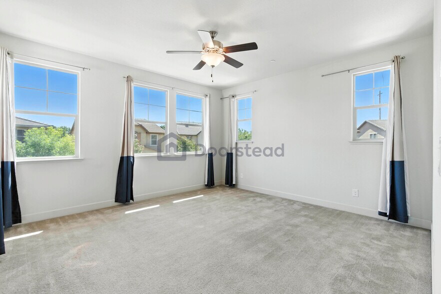 Building Photo - 4677 Lue Ln