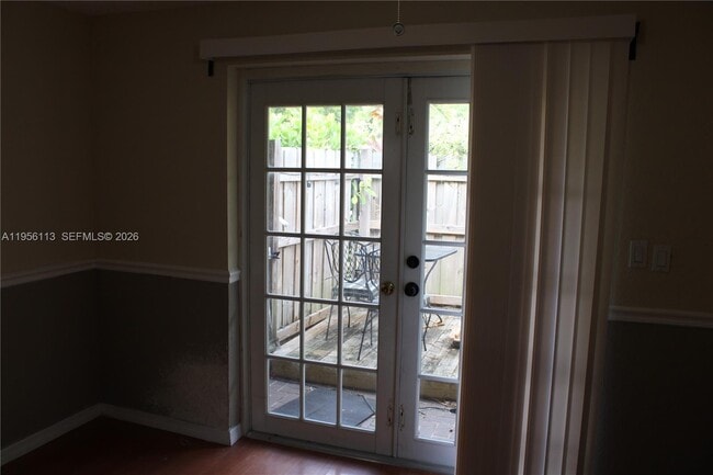 Building Photo - 2740 SW 46th St