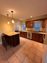 Building Photo - 311 Waverley Ave