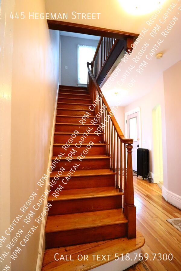 Building Photo - 445 Hegeman St