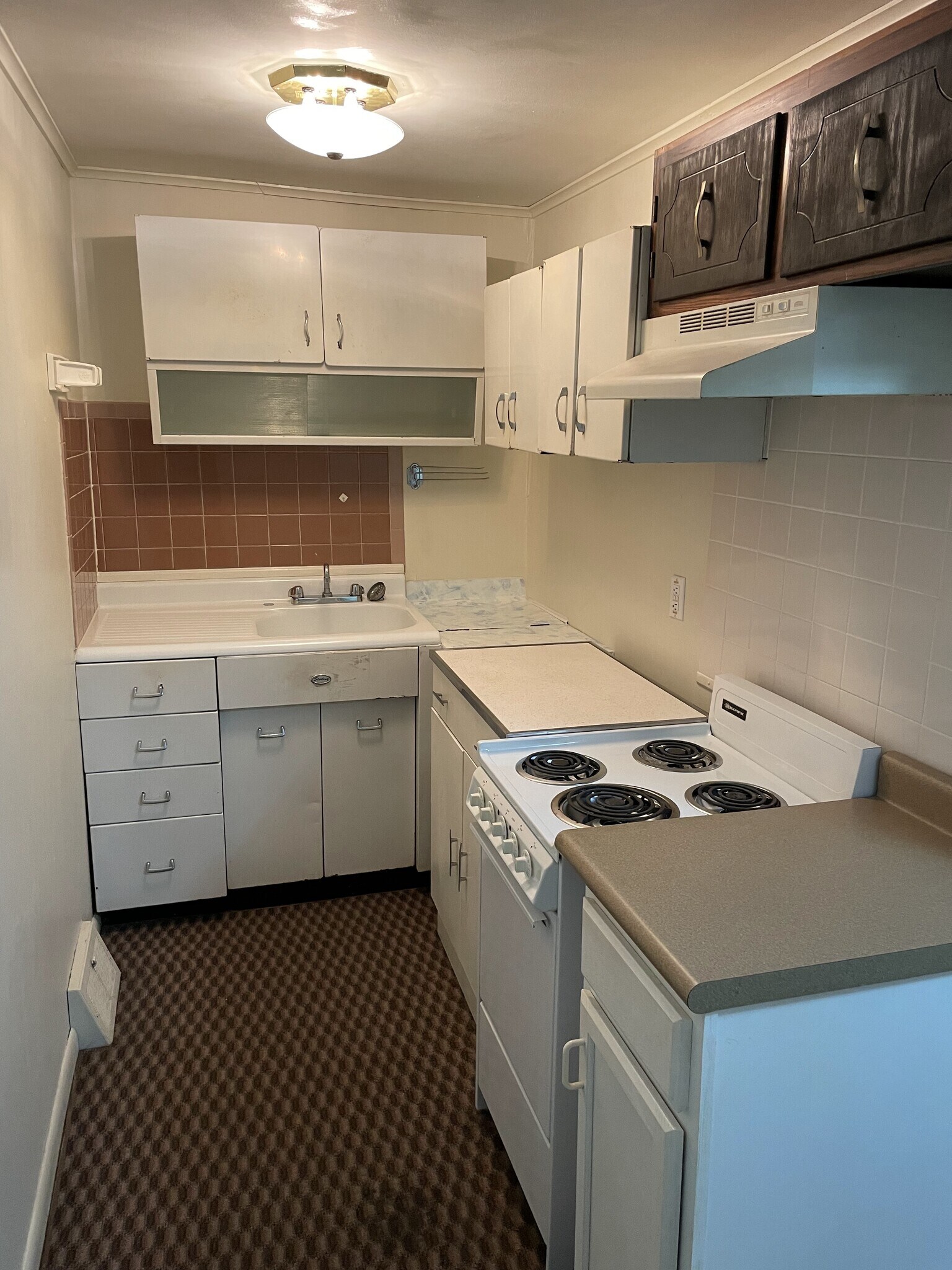 Kitchen - 16 Glenn St