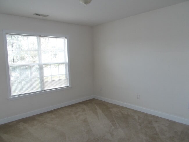 Building Photo - 139 Corinth Dr