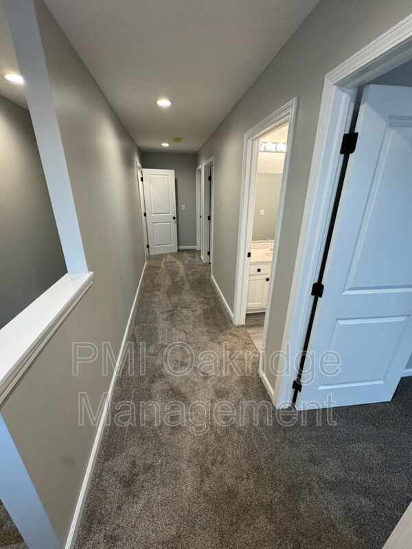 Building Photo - 205 Bruns Dr