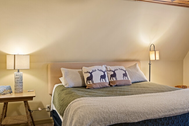 Building Photo - 22 Yeager Dr