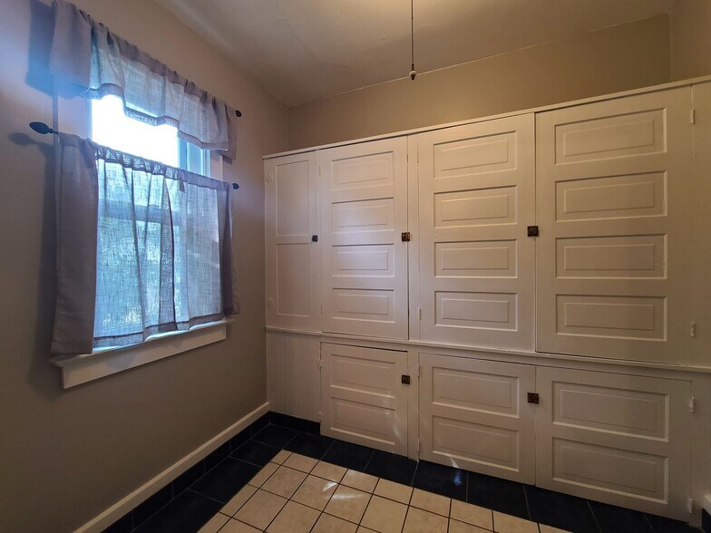 Building Photo - 1314 Niles Ave