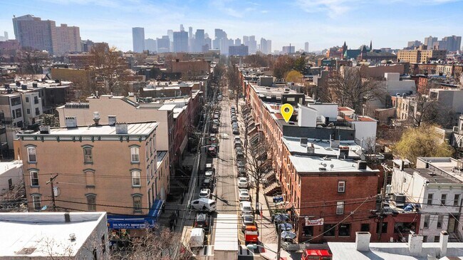 Building Photo - 736 Garden St