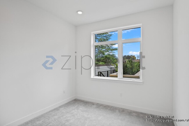 Building Photo - 308 Torrey Pine Terrace