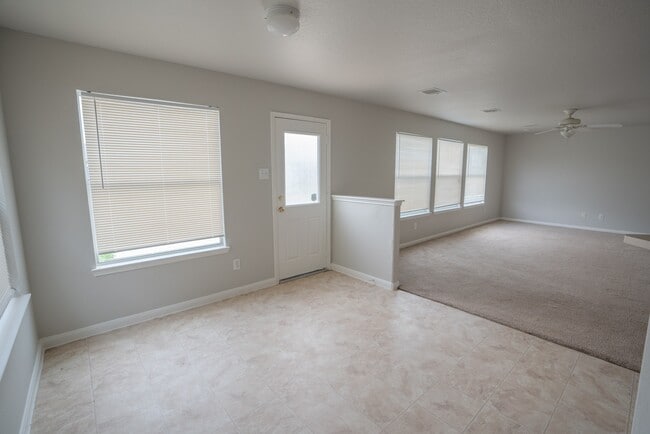 Building Photo - 20830 Balmoral Glen Ln