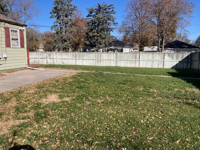 Building Photo - 2203 W Division St