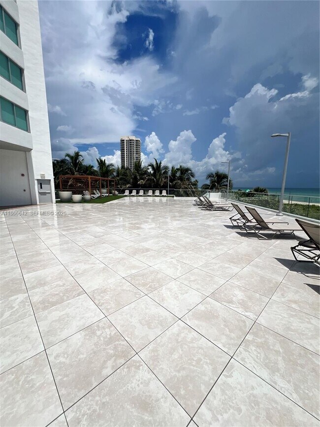 Building Photo - 7135 Collins Ave