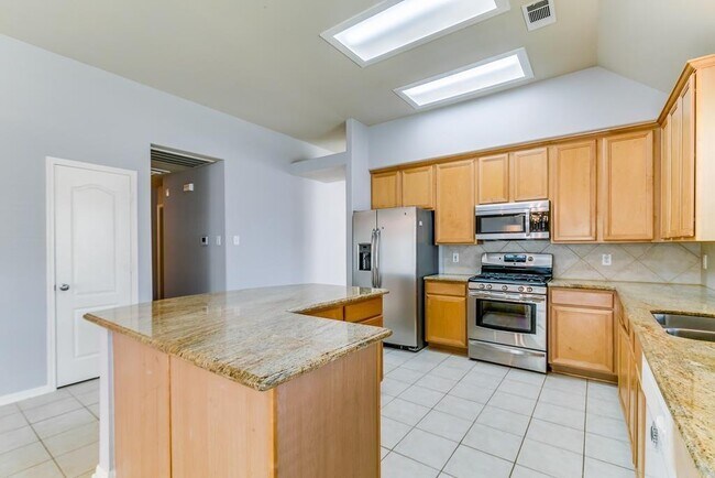 Building Photo - 16802 Village View Trail