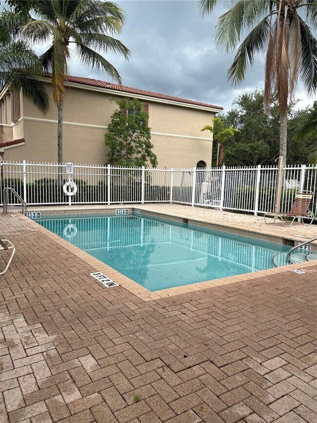 Building Photo - 174 Riverwalk Cir
