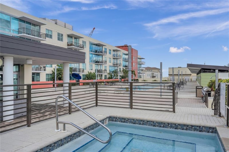 Building Photo - 1208 E Kennedy Blvd