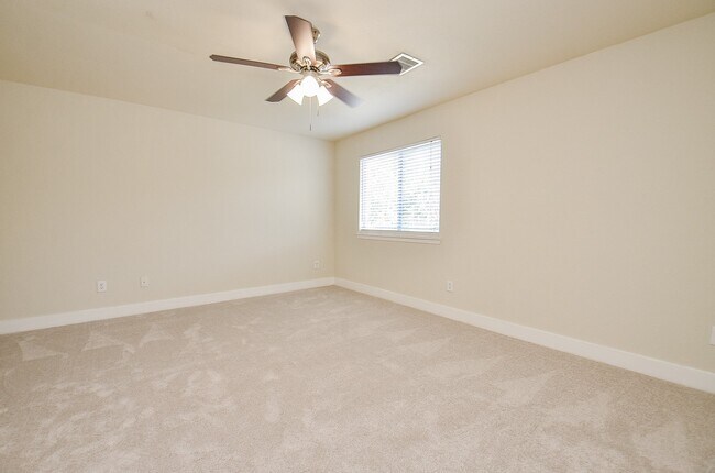 Building Photo - 3935 Federal Ln