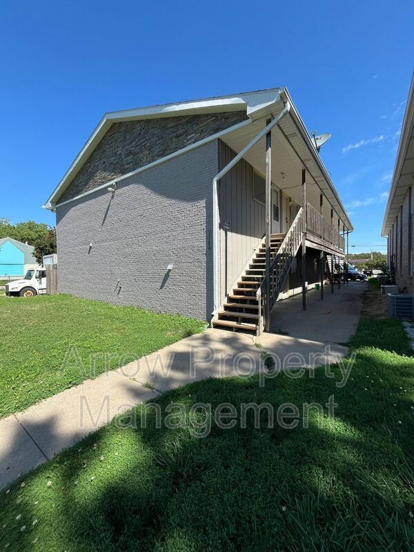 Building Photo - 2110 J St