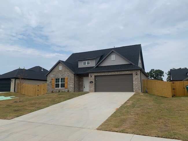 Building Photo - Beautiful Home In The Heart of Springdale ...