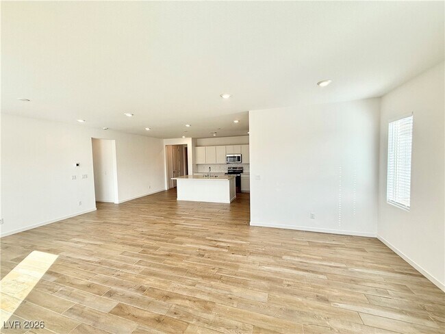 Building Photo - 5407 Splendido Ave