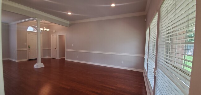 Building Photo - 18257 Springmill Ct