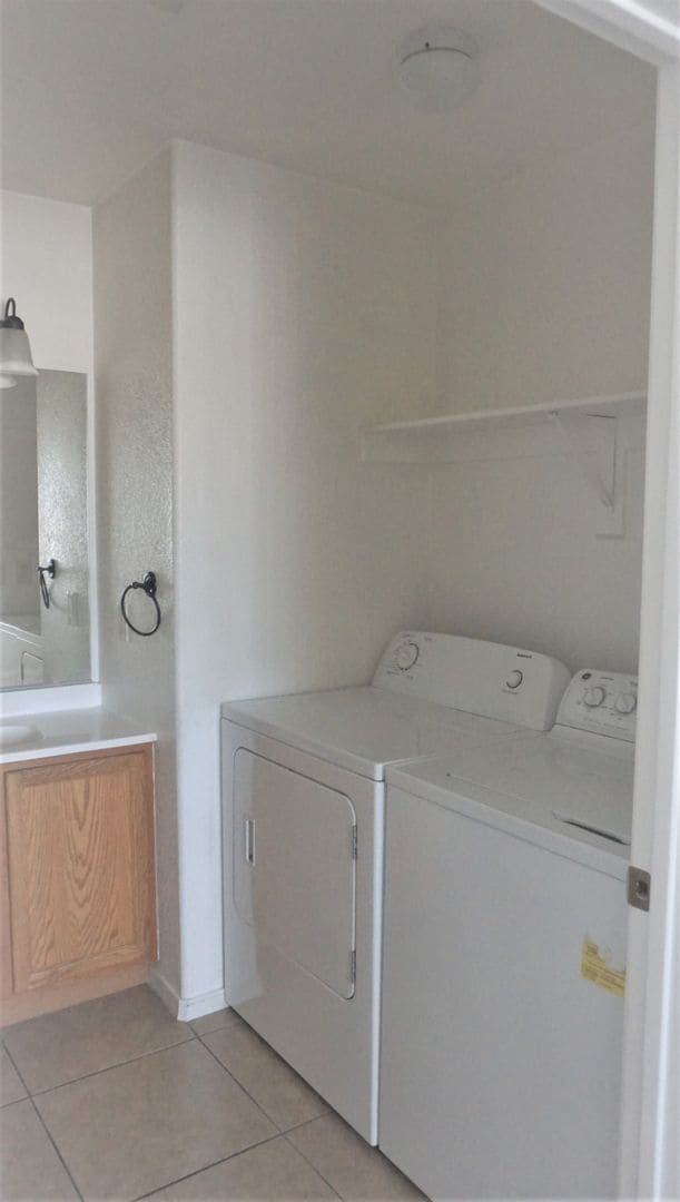 Building Photo - 4410 Buena Loma Way