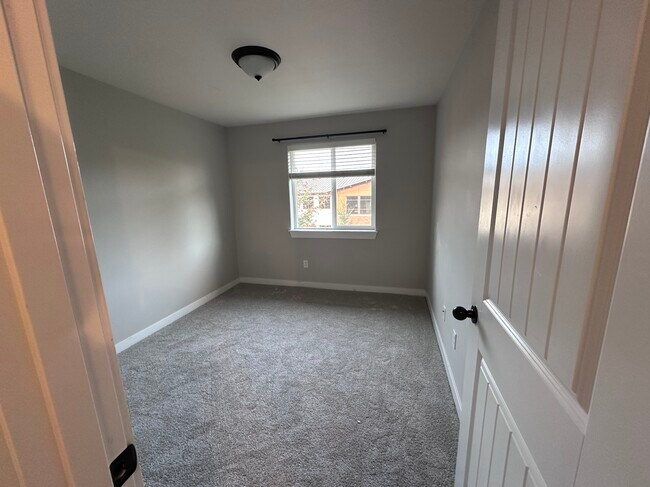 Building Photo - 9152 184th Avenue East