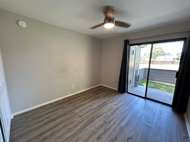 Building Photo - Beautiful 3 Bed 2 Bath Condo in Yorba Linda with Greenbelt Views