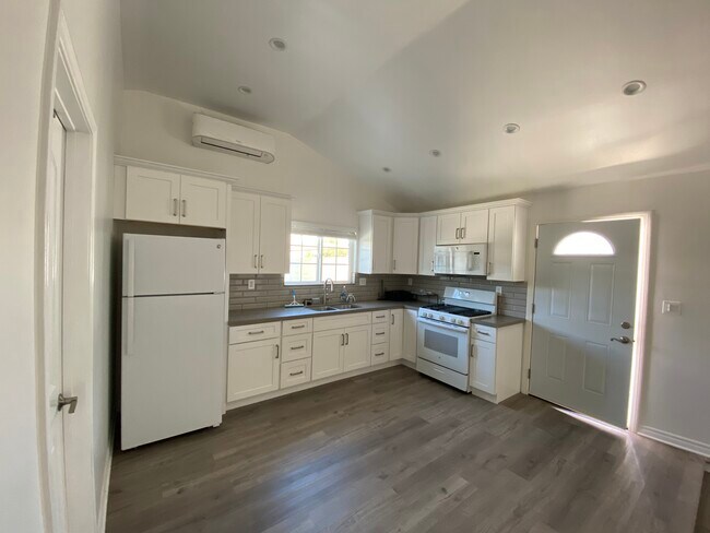 Building Photo - 22850 Erwin St