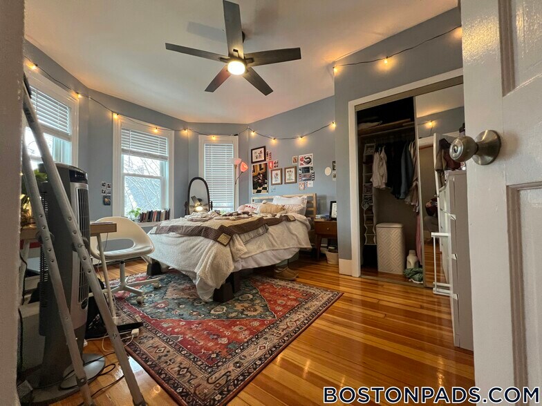 Building Photo - 24 Farrington Ave