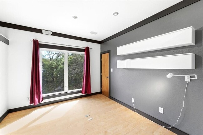 Building Photo - 1301 S 1st St